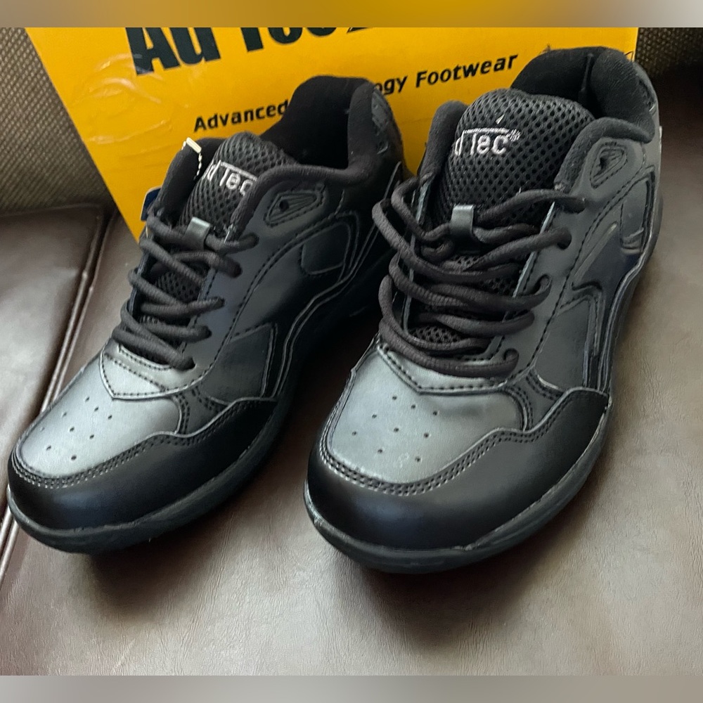 Women’s Uniform Lace Athletic Size 8